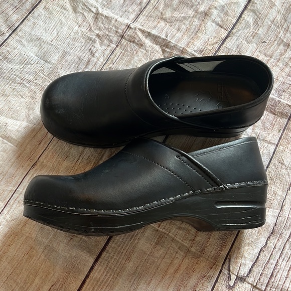 Dansko | women’s clog shoe size 37 6.5 - 7 black leather - Picture 8 of 17